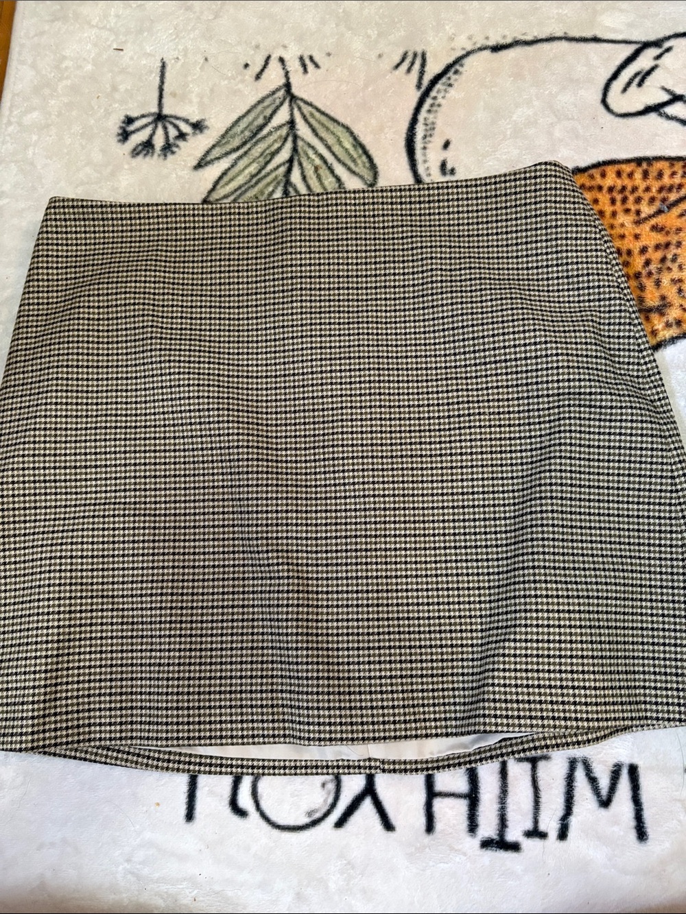 H&M Black & Cream Skirt - Houndstooth Print